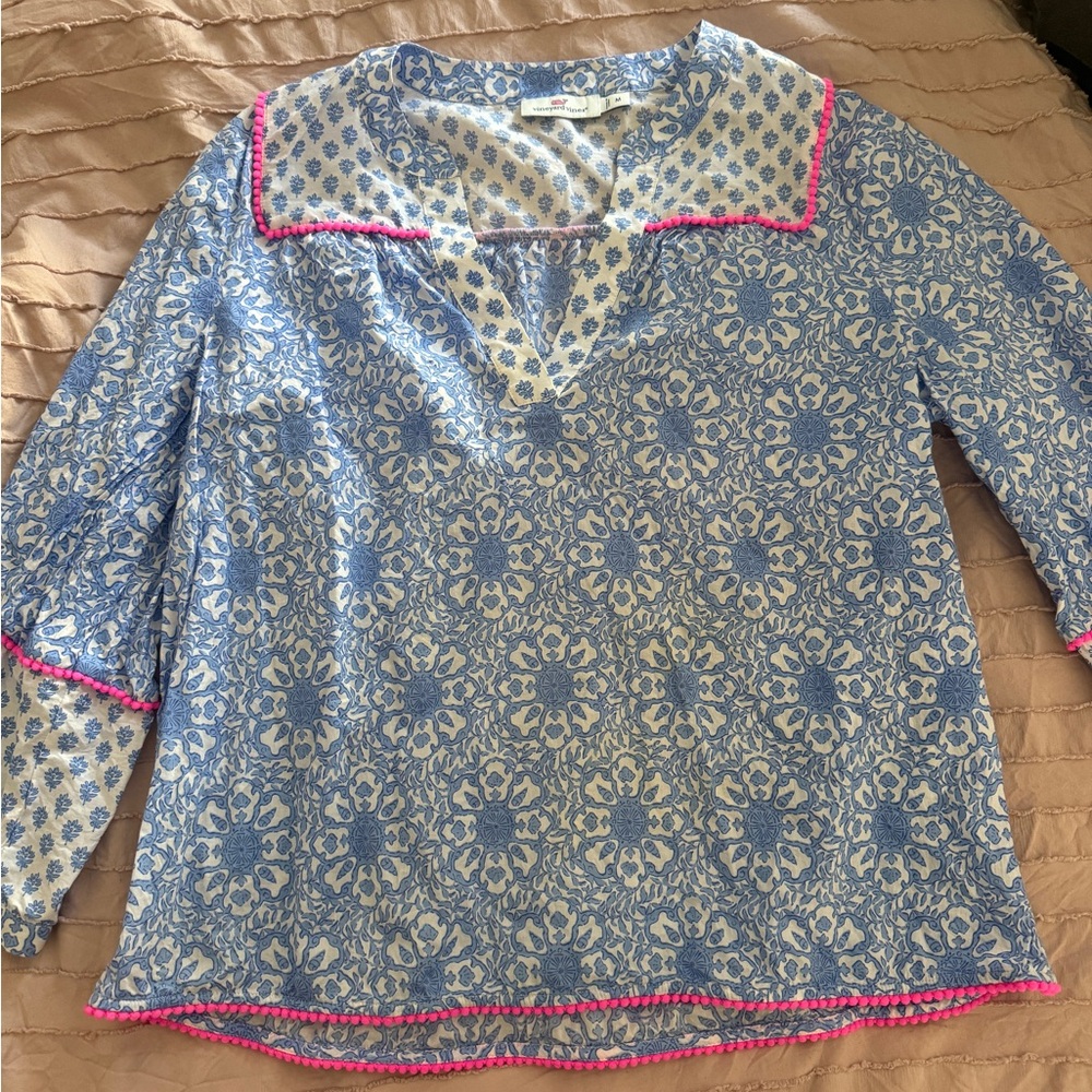 Vineyard Vines Tile Medallion Print Mix Top